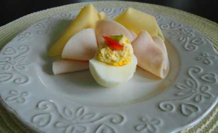 Plněná vejce se sýrem