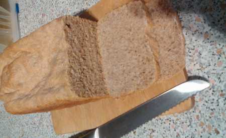 Podmáslový chléb s celozrnnou moukou