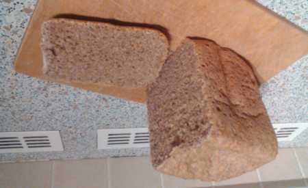 Tmavý moskevský kvasový chléb z domácí pekárny
