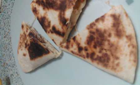 Tortily s kuřetem – pequeña quesadilla